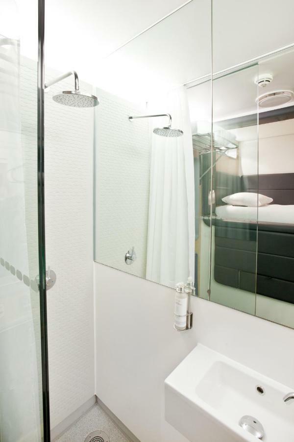 Yotelair London Heathrow Airport Hillingdon Exterior photo